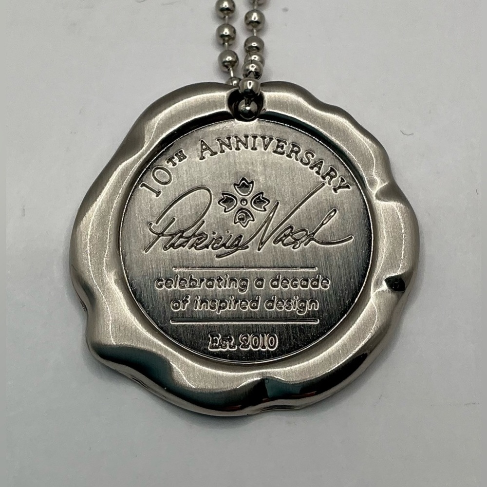 🩶 NEW 🩶Patricia Nash 10th Anniversary Medallion Coin - Signature Brushed Nickel - Picture 3 of 4